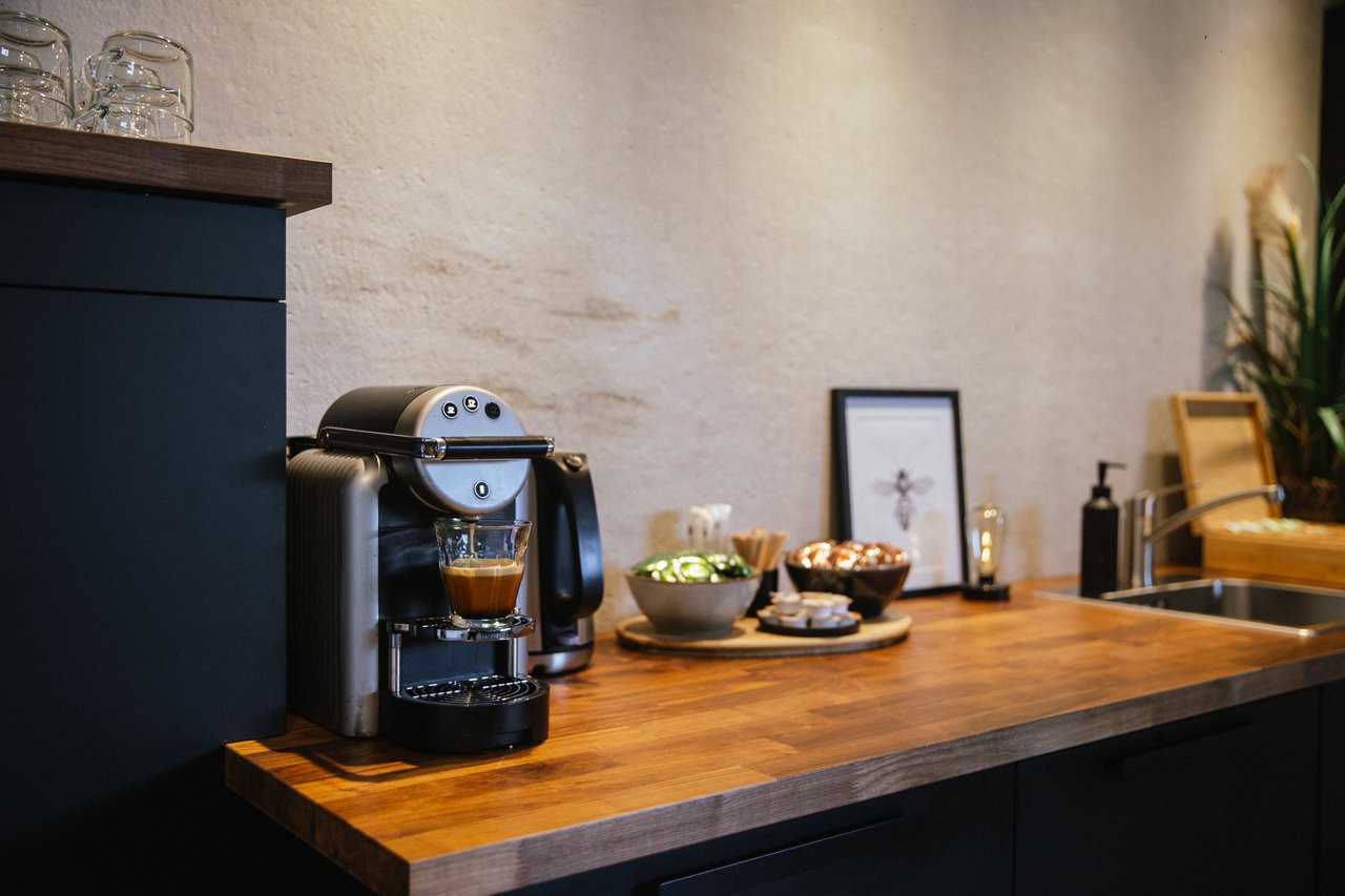 Studio Stream - Foyer pantry